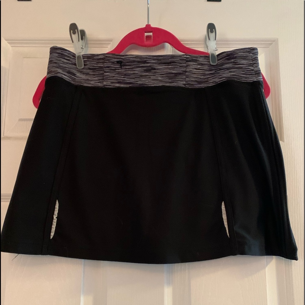 Running Room Skort - Picture 4 of 8